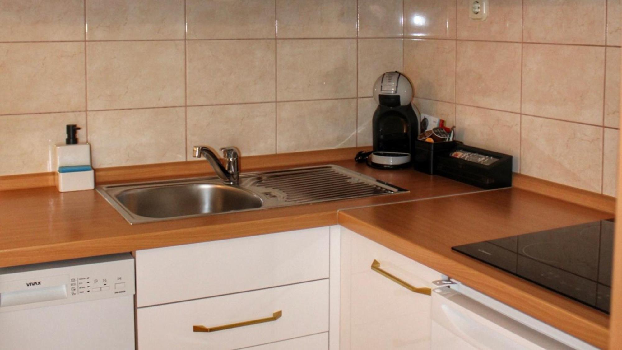 Studio Laura-Spacious Studio On The Main Beach Makarska Buitenkant foto