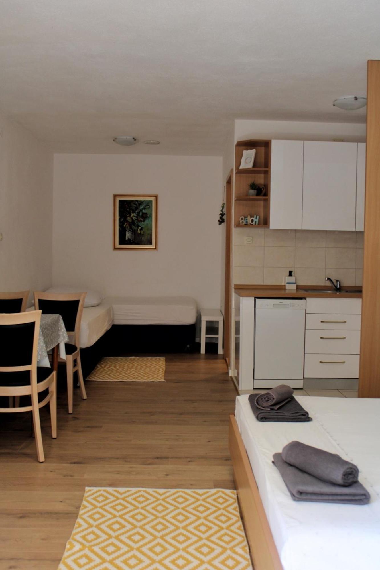 Studio Laura-Spacious Studio On The Main Beach Makarska Buitenkant foto