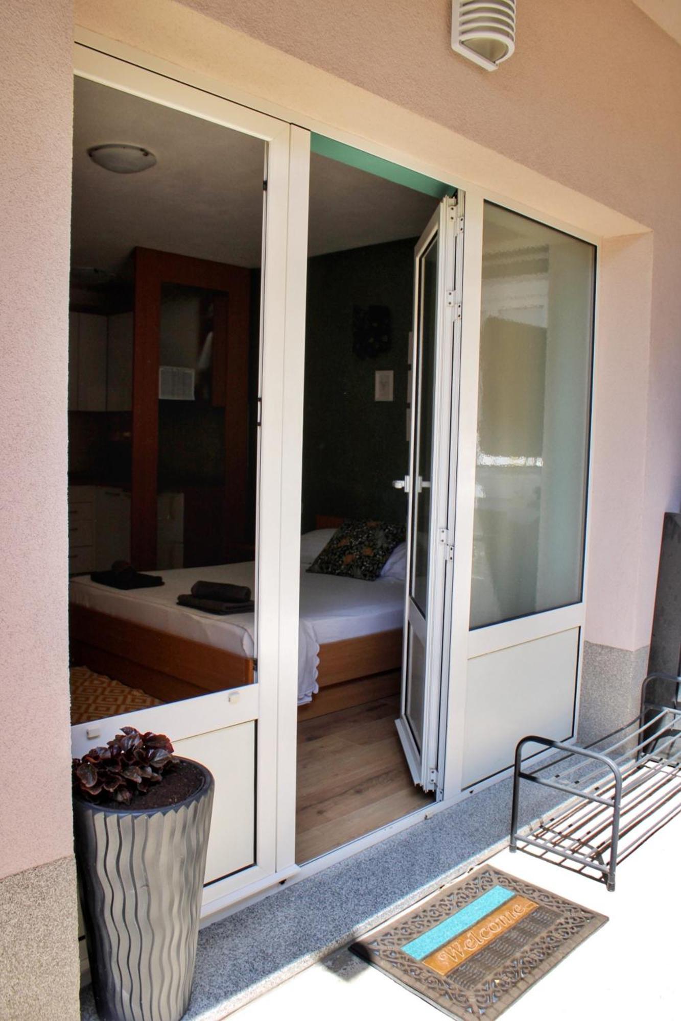 Studio Laura-Spacious Studio On The Main Beach Makarska Buitenkant foto