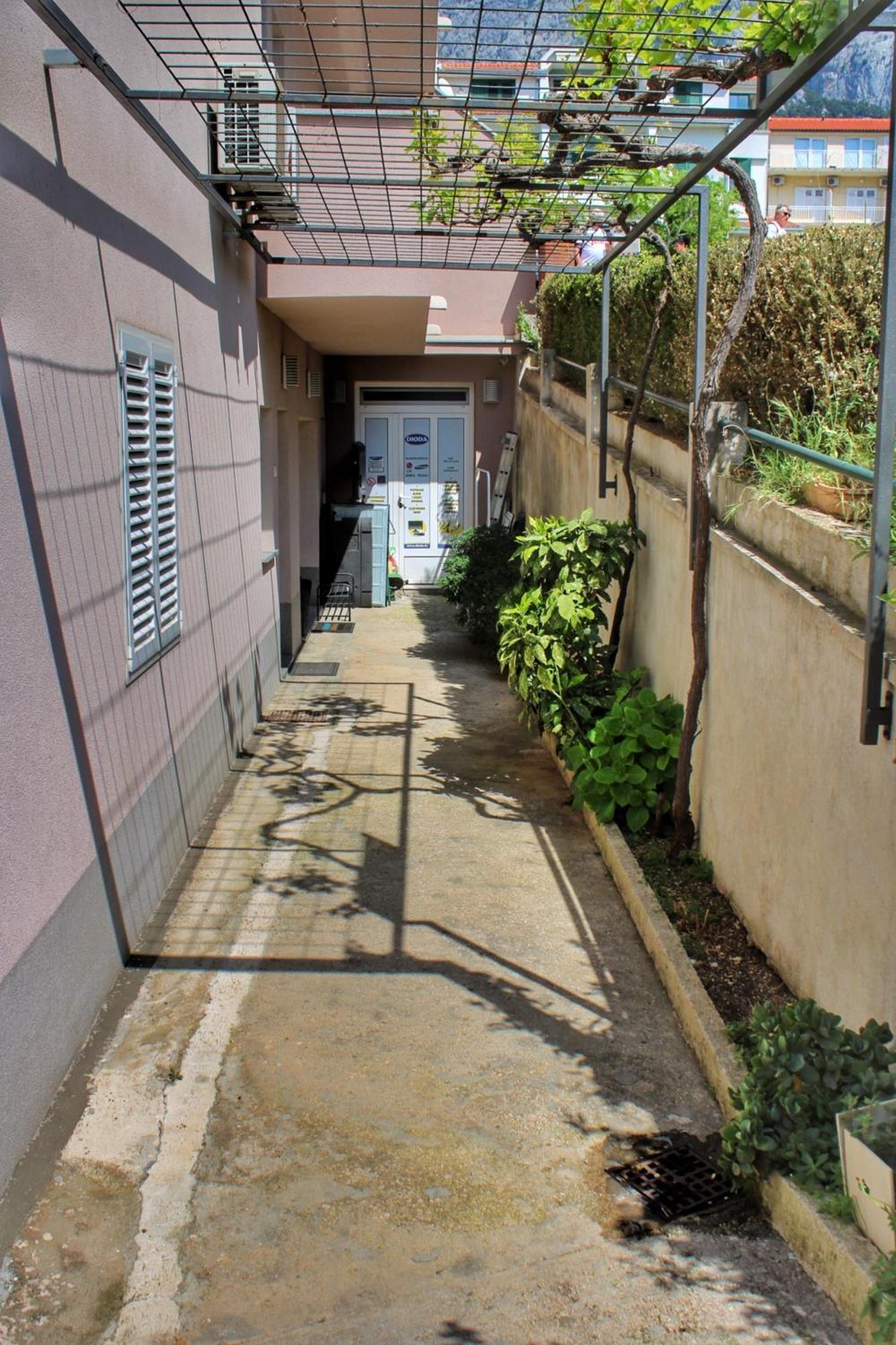 Studio Laura-Spacious Studio On The Main Beach Makarska Buitenkant foto