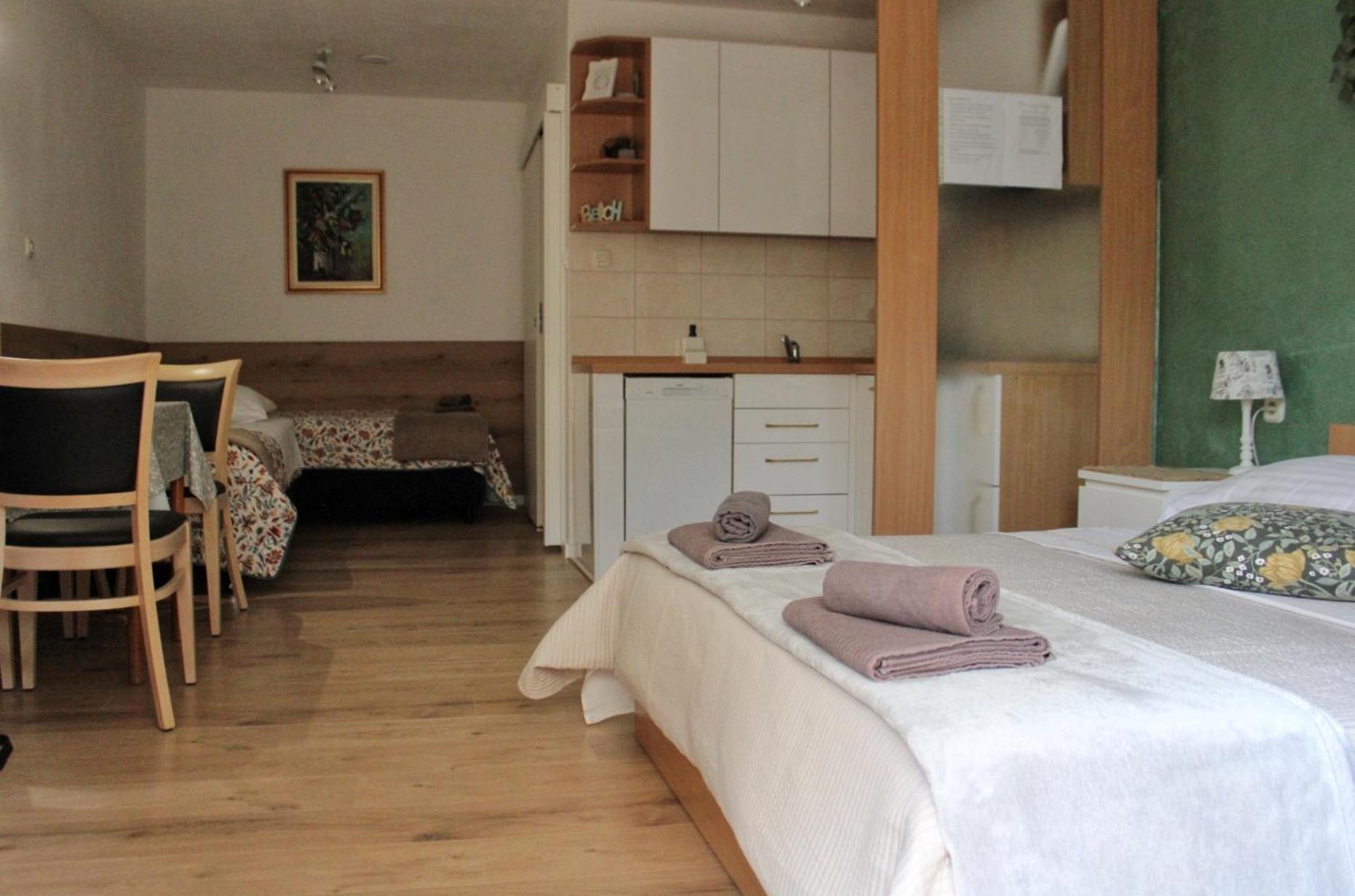 Studio Laura-Spacious Studio On The Main Beach Makarska Buitenkant foto